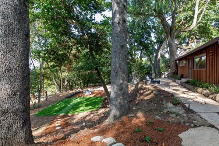 76 Old Spanish Trail, Portola Valley, California 94028