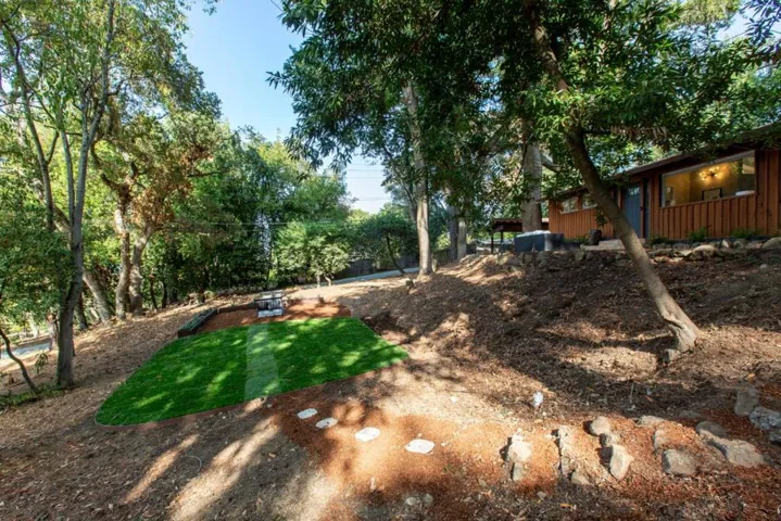 76 Old Spanish Trail, Portola Valley, California 94028