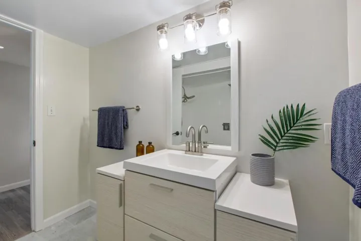 76 Old Spanish Trail, Portola Valley, California 94028