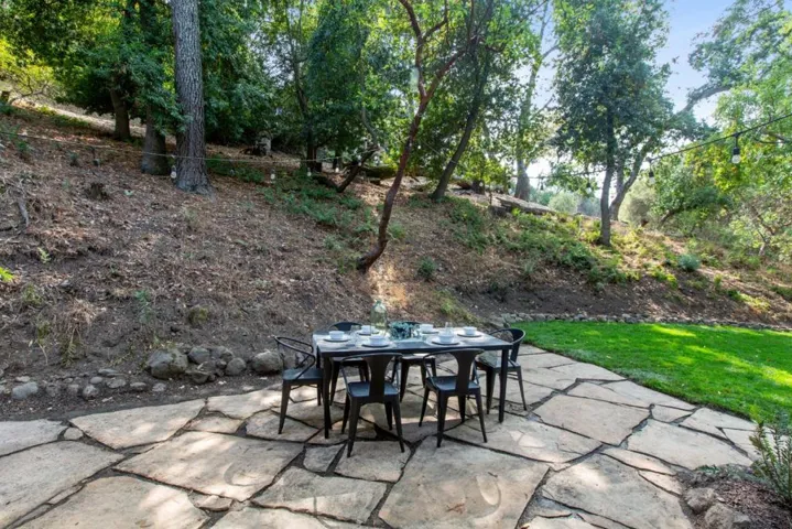 76 Old Spanish Trail, Portola Valley, California 94028