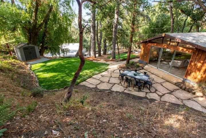 76 Old Spanish Trail, Portola Valley, California 94028