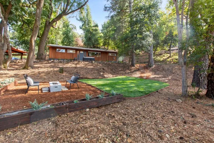 76 Old Spanish Trail, Portola Valley, California 94028