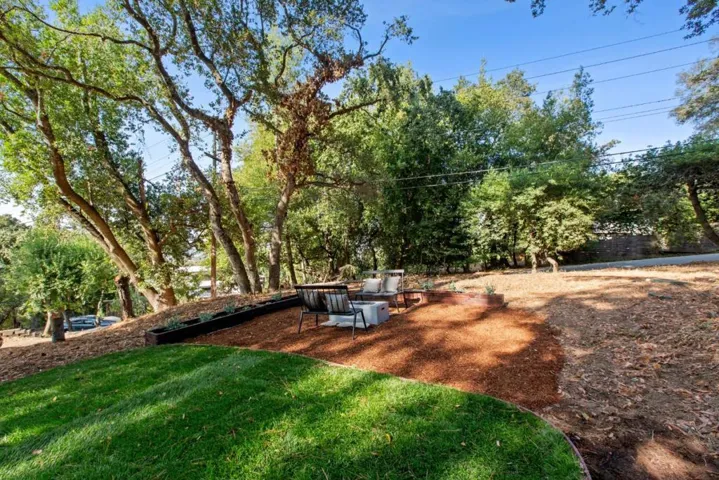 76 Old Spanish Trail, Portola Valley, California 94028