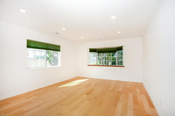 10715 Meadow Glen Way E, Escondido, California 92026