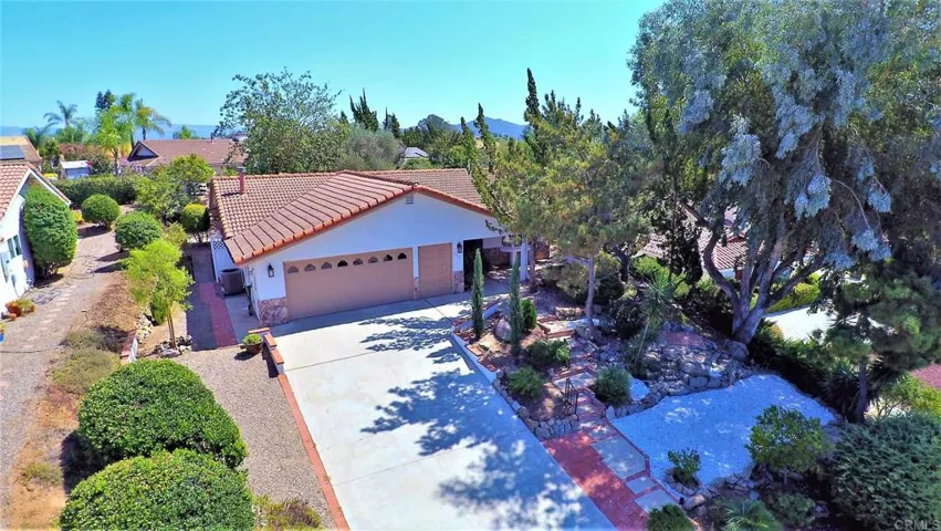 10715 Meadow Glen Way E, Escondido, California 92026