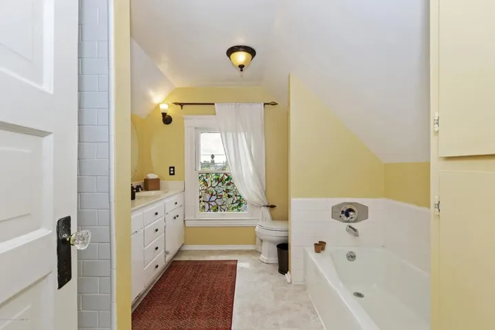019_Bathroom