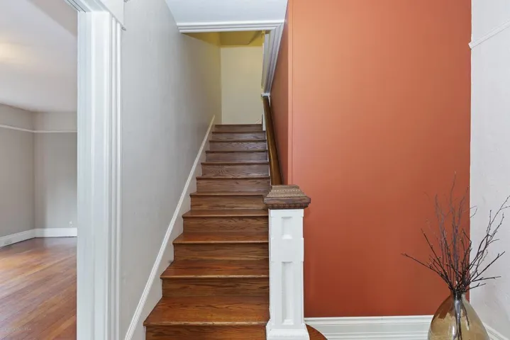 009_Staircase
