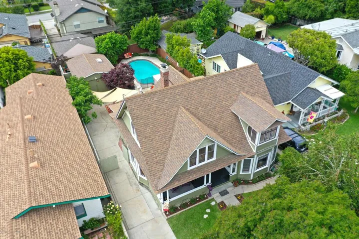 043_Front Overview