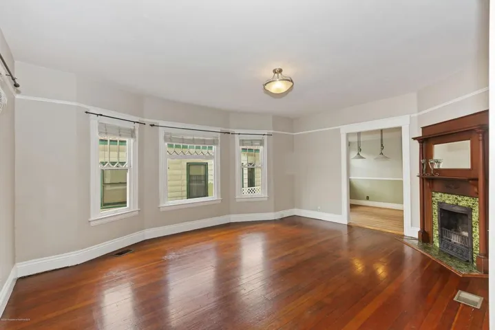 010_Living & Dining Room