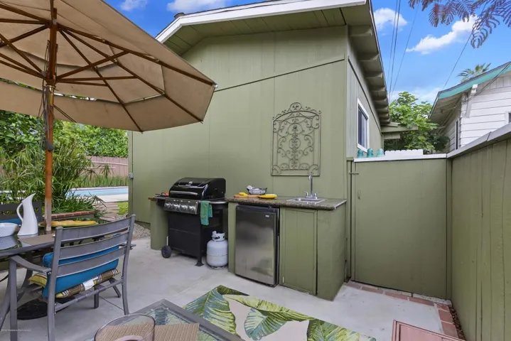 041_Outdoor Kitchen