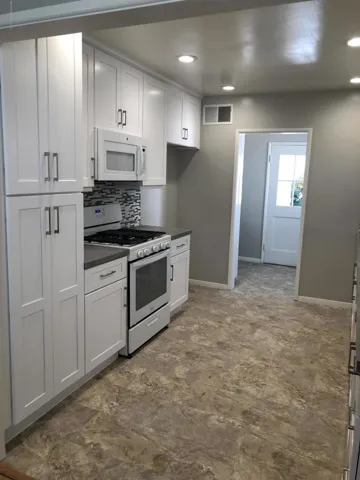 3244 Frances kitchen