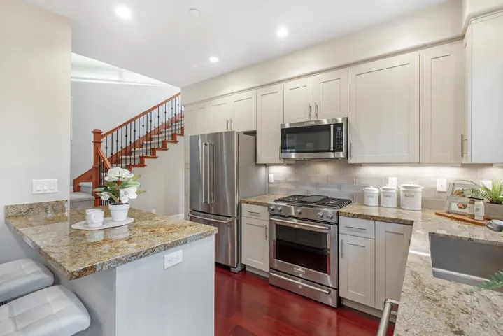 1088 Ed Roth Terrace, Sunnyvale, California 94086