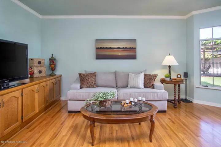 315 Longden Dr 010-mls