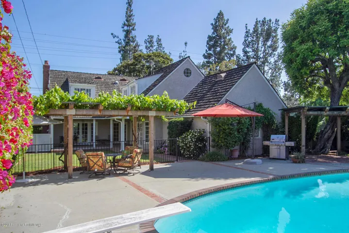 315 Longden Dr 030-mls