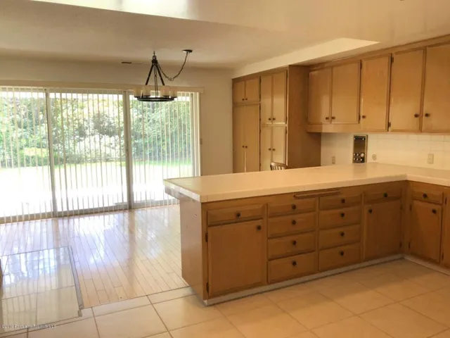 Kitchen and Breakfast Area