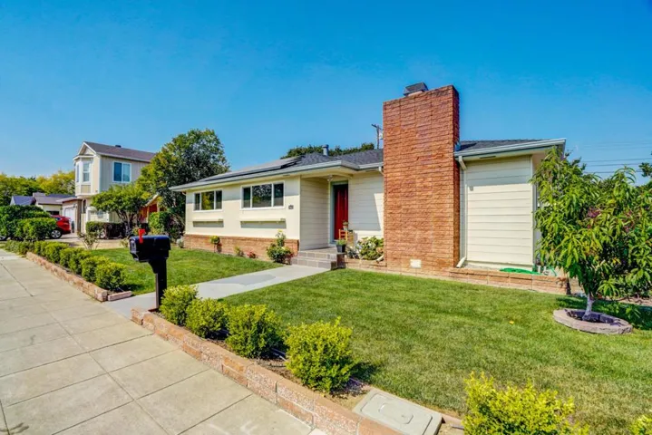 472 Gymkhana Road, San Mateo, California 94403