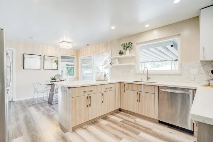 472 Gymkhana Road, San Mateo, California 94403