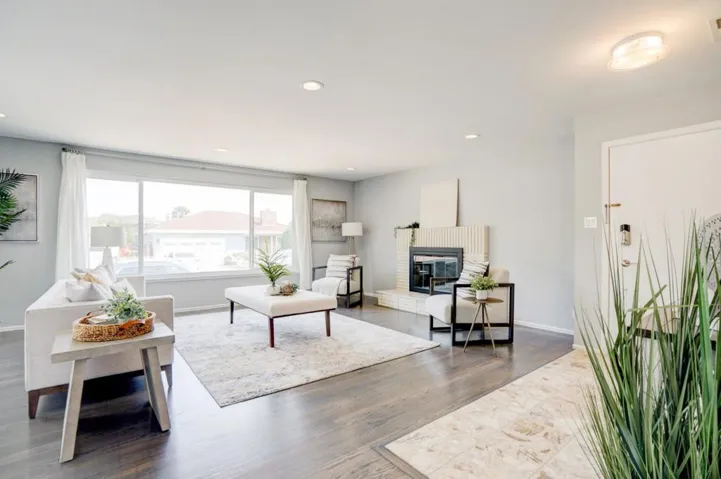 472 Gymkhana Road, San Mateo, California 94403