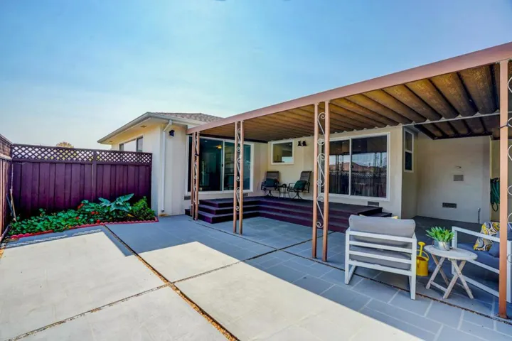 472 Gymkhana Road, San Mateo, California 94403