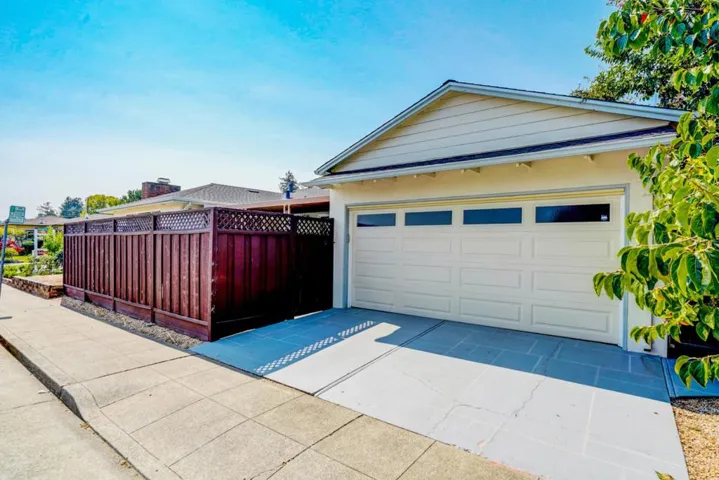 472 Gymkhana Road, San Mateo, California 94403