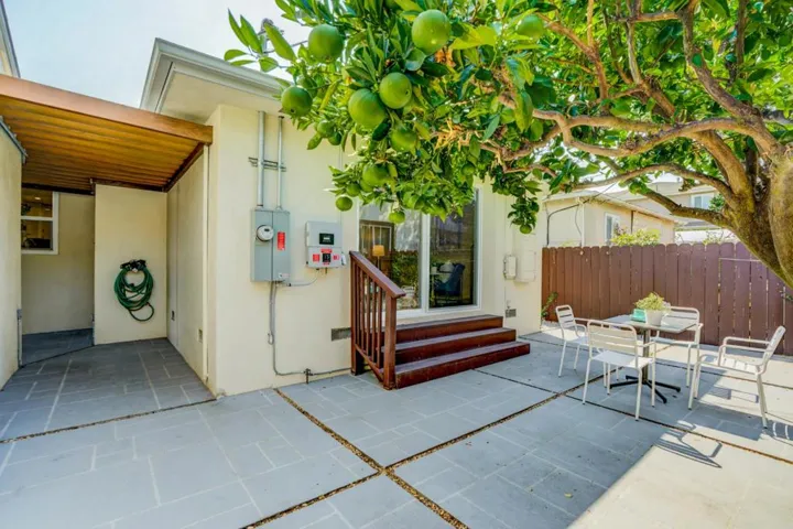 472 Gymkhana Road, San Mateo, California 94403