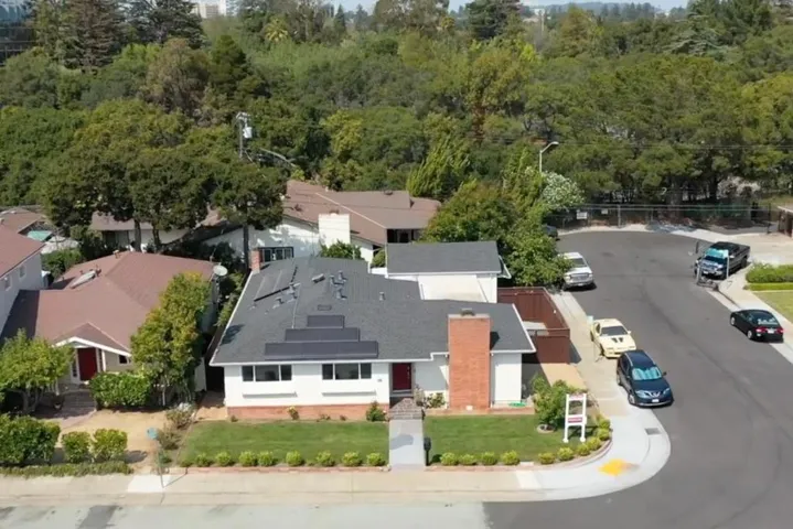 472 Gymkhana Road, San Mateo, California 94403