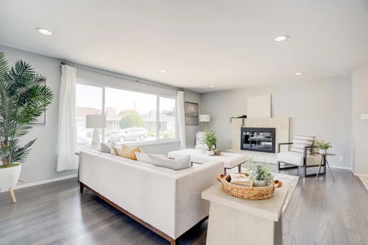 472 Gymkhana Road, San Mateo, California 94403