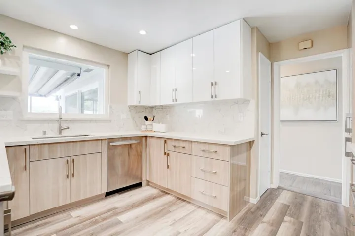 472 Gymkhana Road, San Mateo, California 94403