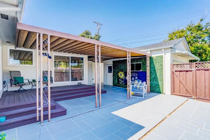 472 Gymkhana Road, San Mateo, California 94403