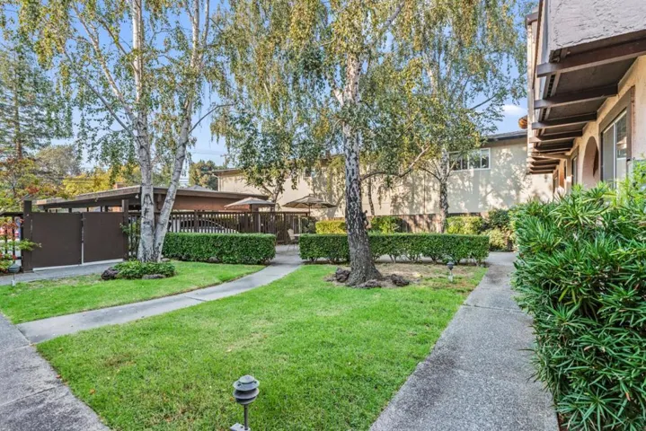 415 Oak Avenue, Redwood City, California 94061