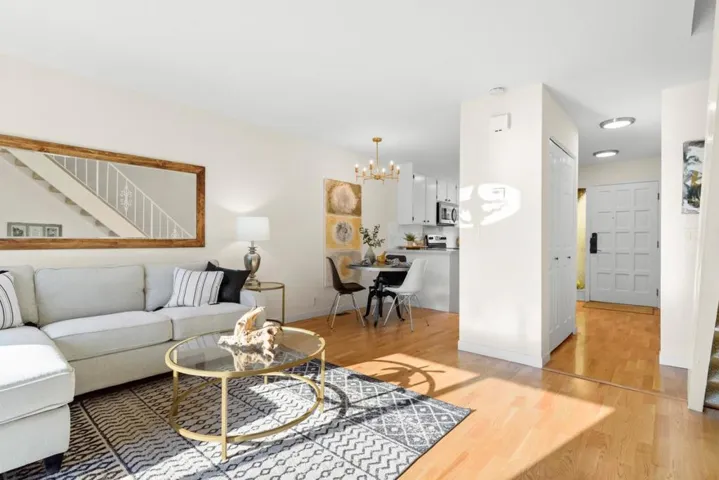 415 Oak Avenue, Redwood City, California 94061