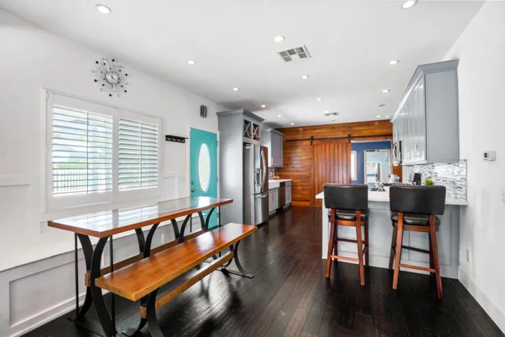 Dining Area and Bar Space