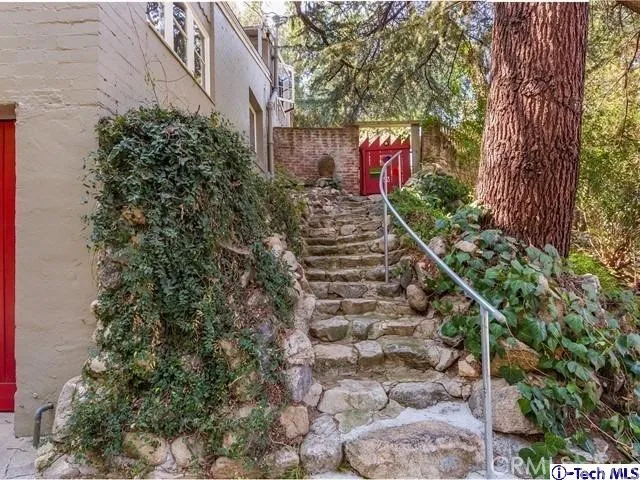 1846 Verdugo Vista Drive, Glendale, California 91208