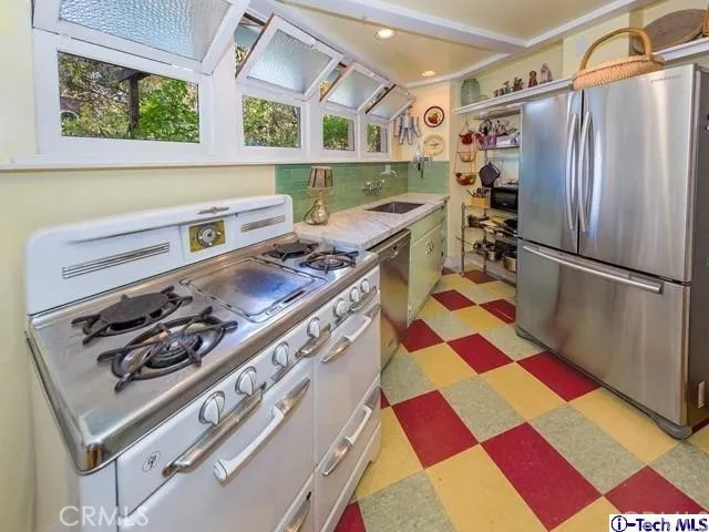 1846 Verdugo Vista Drive, Glendale, California 91208