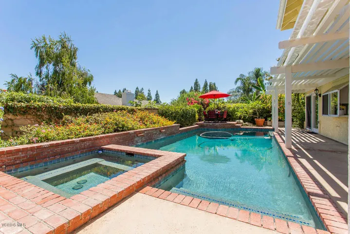 2014 Brookfield Drive - HsHProd-46