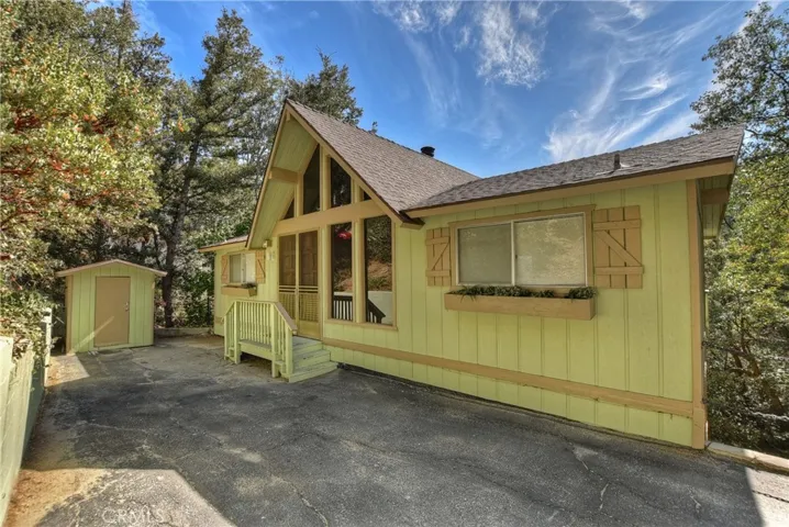 1093 Nadelhorn Drive, Lake Arrowhead, California 92352