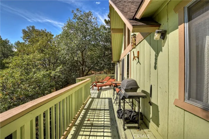 1093 Nadelhorn Drive, Lake Arrowhead, California 92352