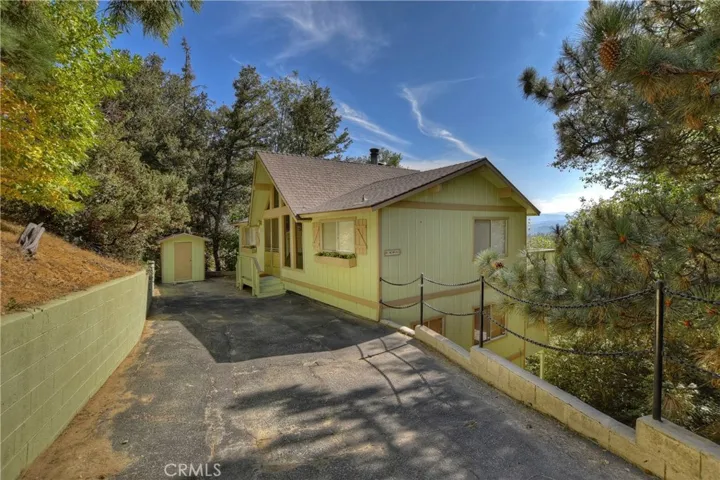 1093 Nadelhorn Drive, Lake Arrowhead, California 92352