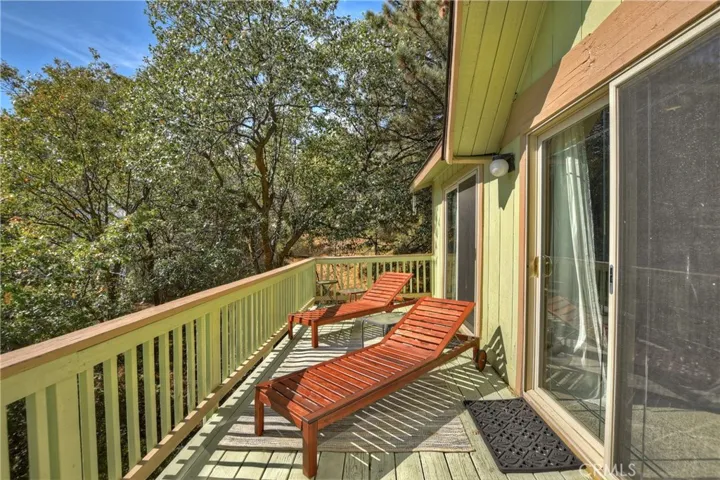 1093 Nadelhorn Drive, Lake Arrowhead, California 92352