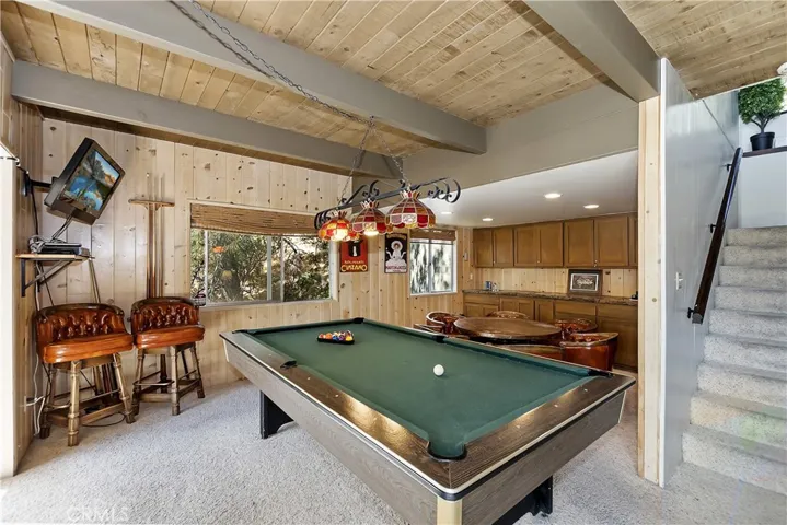 1093 Nadelhorn Drive, Lake Arrowhead, California 92352