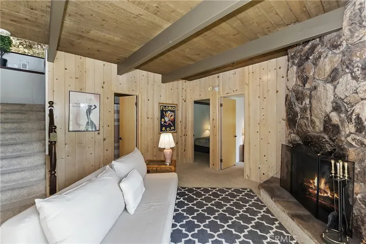 1093 Nadelhorn Drive, Lake Arrowhead, California 92352