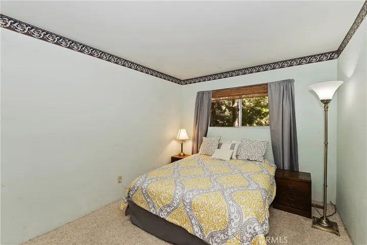 1093 Nadelhorn Drive, Lake Arrowhead, California 92352