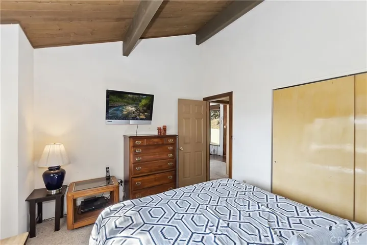 1093 Nadelhorn Drive, Lake Arrowhead, California 92352