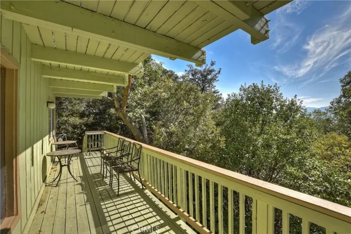 1093 Nadelhorn Drive, Lake Arrowhead, California 92352