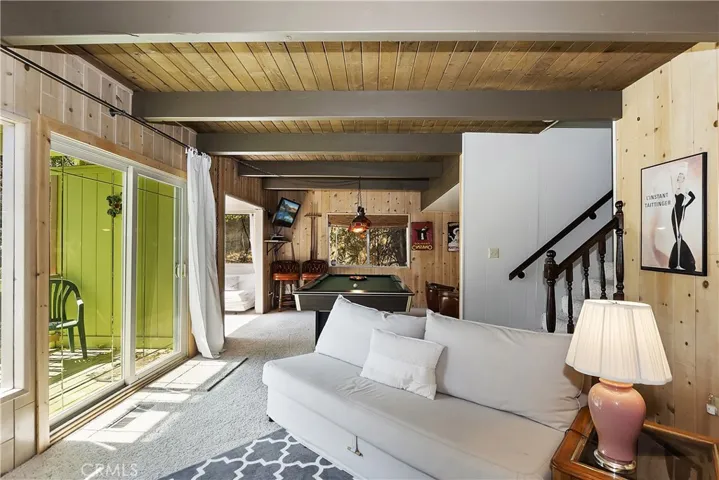 1093 Nadelhorn Drive, Lake Arrowhead, California 92352