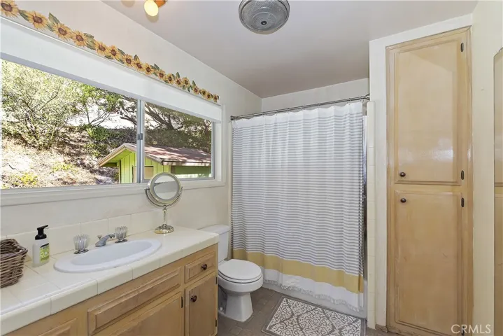 1093 Nadelhorn Drive, Lake Arrowhead, California 92352