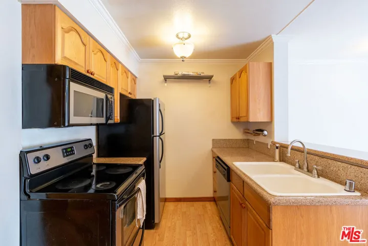 20234 Cantara Street 222, Winnetka, California 91306