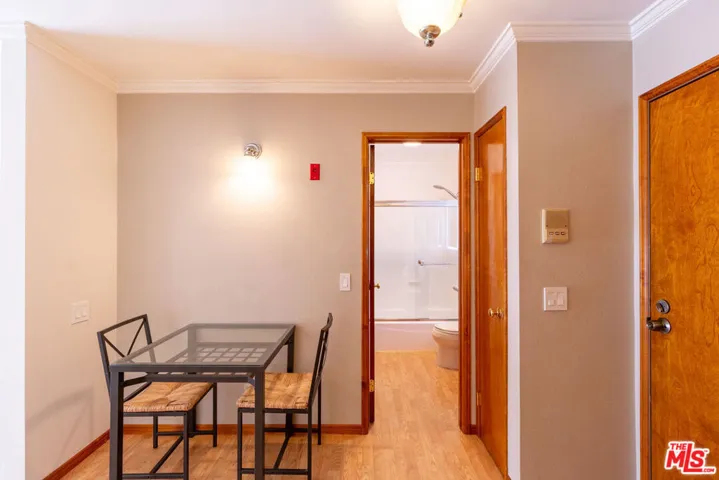20234 Cantara Street 222, Winnetka, California 91306