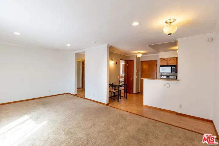 20234 Cantara Street 222, Winnetka, California 91306