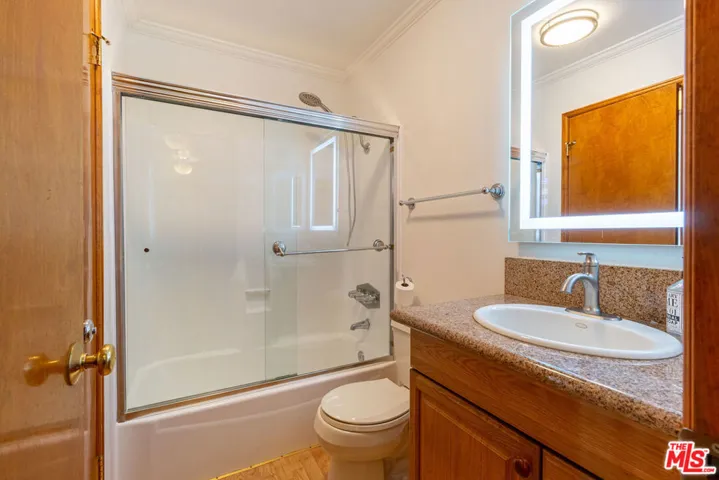 20234 Cantara Street 222, Winnetka, California 91306
